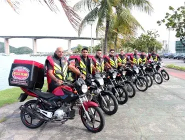 a boy viny express tem equipes treinadas e veículos identificados e adesivados